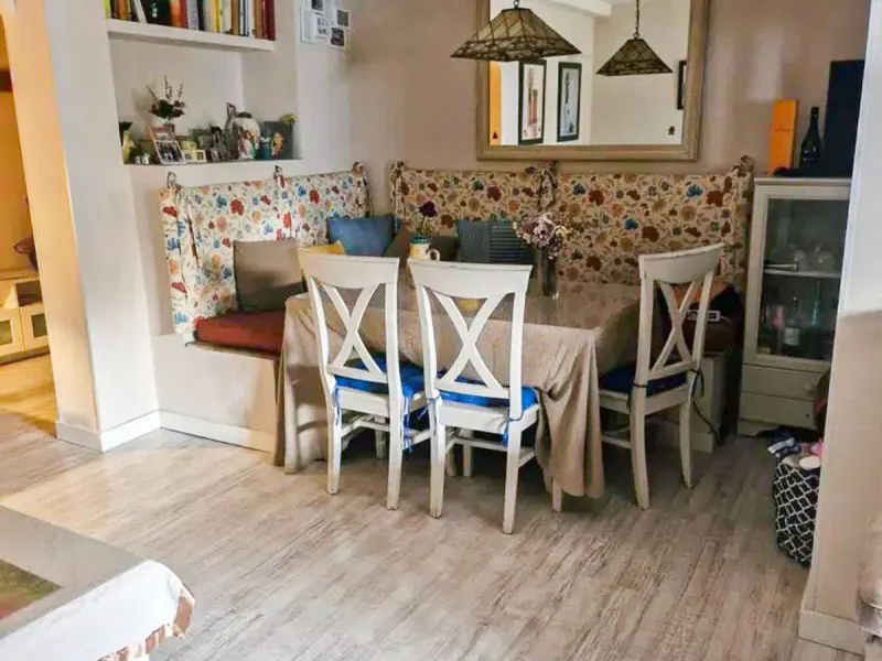 Spacious ground floor apartment located in the prestigious area of Nagüeles, Marbella, within a well-maintained residential complex with communal pool and gardens.