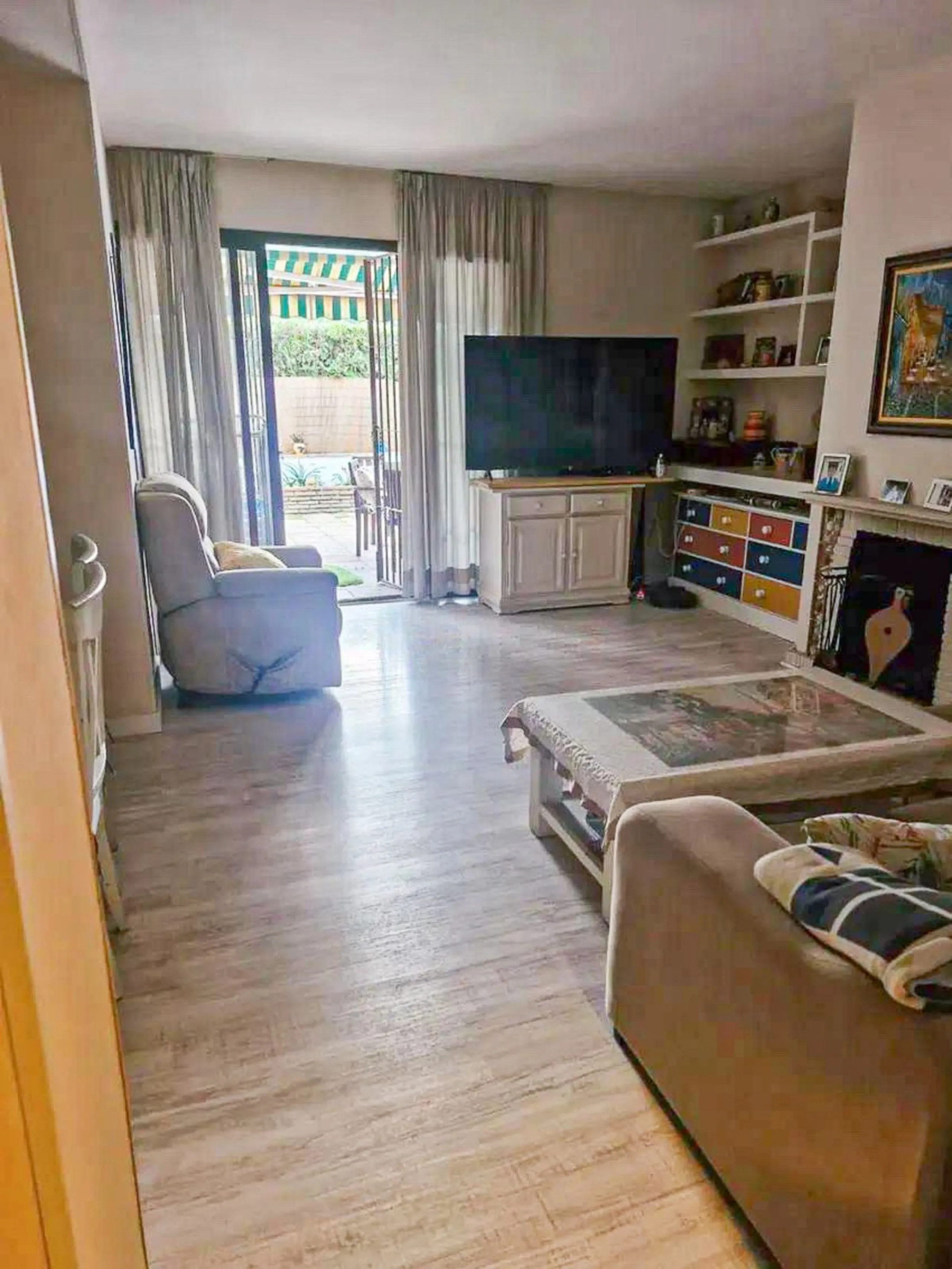 Spacious ground floor apartment located in the prestigious area of Nagüeles, Marbella, within a well-maintained residential complex with communal pool and gardens.