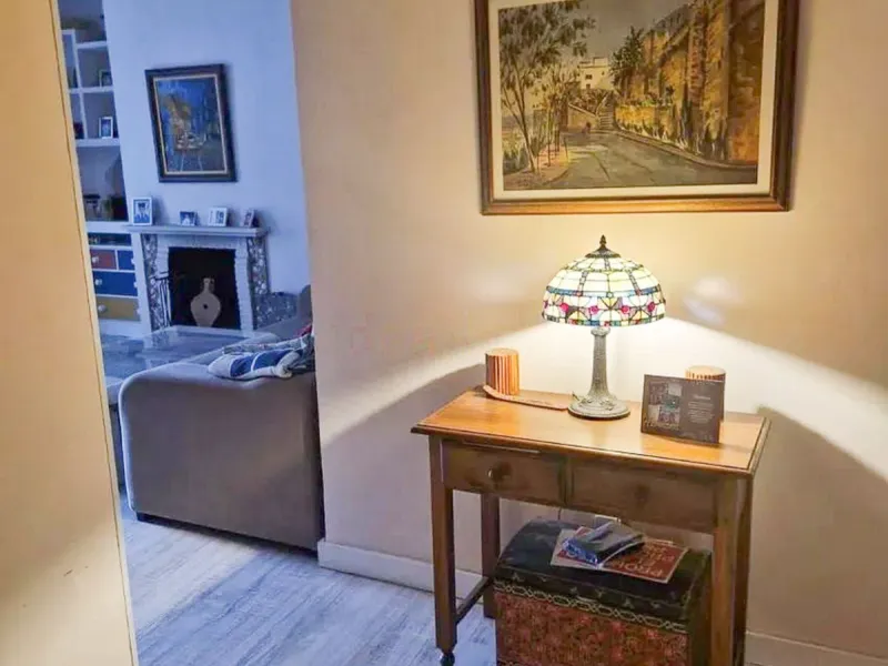 Spacious ground floor apartment located in the prestigious area of Nagüeles, Marbella, within a well-maintained residential complex with communal pool and gardens.