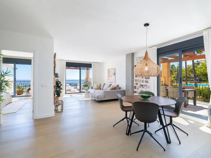 This stylish penthouse is located in a well-maintained and highly desirable residential community, offering a perfect combination of comfort, views, and lifestyle. The property features a built area of 102 m² and includes two spacious bedrooms and two mod