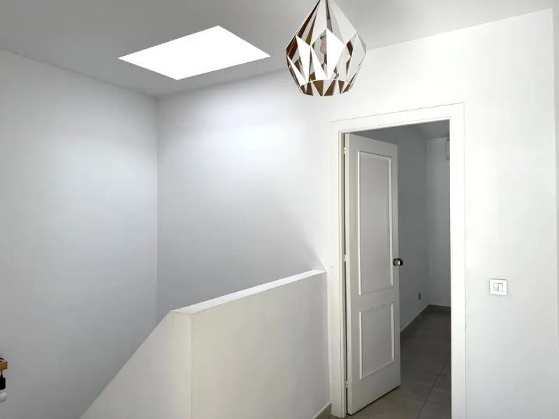 House - Townhouse в продаже в Estepona, Málaga. В доме 3 спален и 3 ванных комнат. Площадь дома 116 м². Площадь участка 25 м²