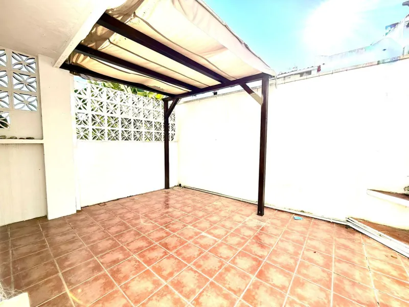 House - Townhouse в продаже в Estepona, Málaga. В доме 3 спален и 3 ванных комнат. Площадь дома 116 м². Площадь участка 25 м²