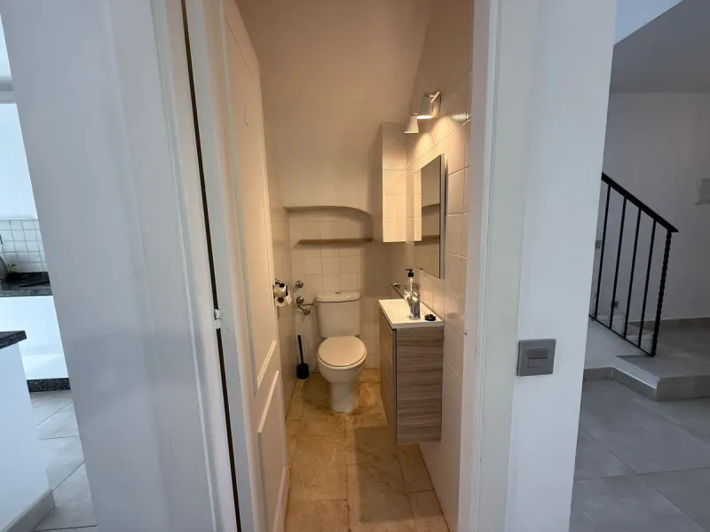 House - Townhouse в продаже в Estepona, Málaga. В доме 3 спален и 3 ванных комнат. Площадь дома 116 м². Площадь участка 25 м²