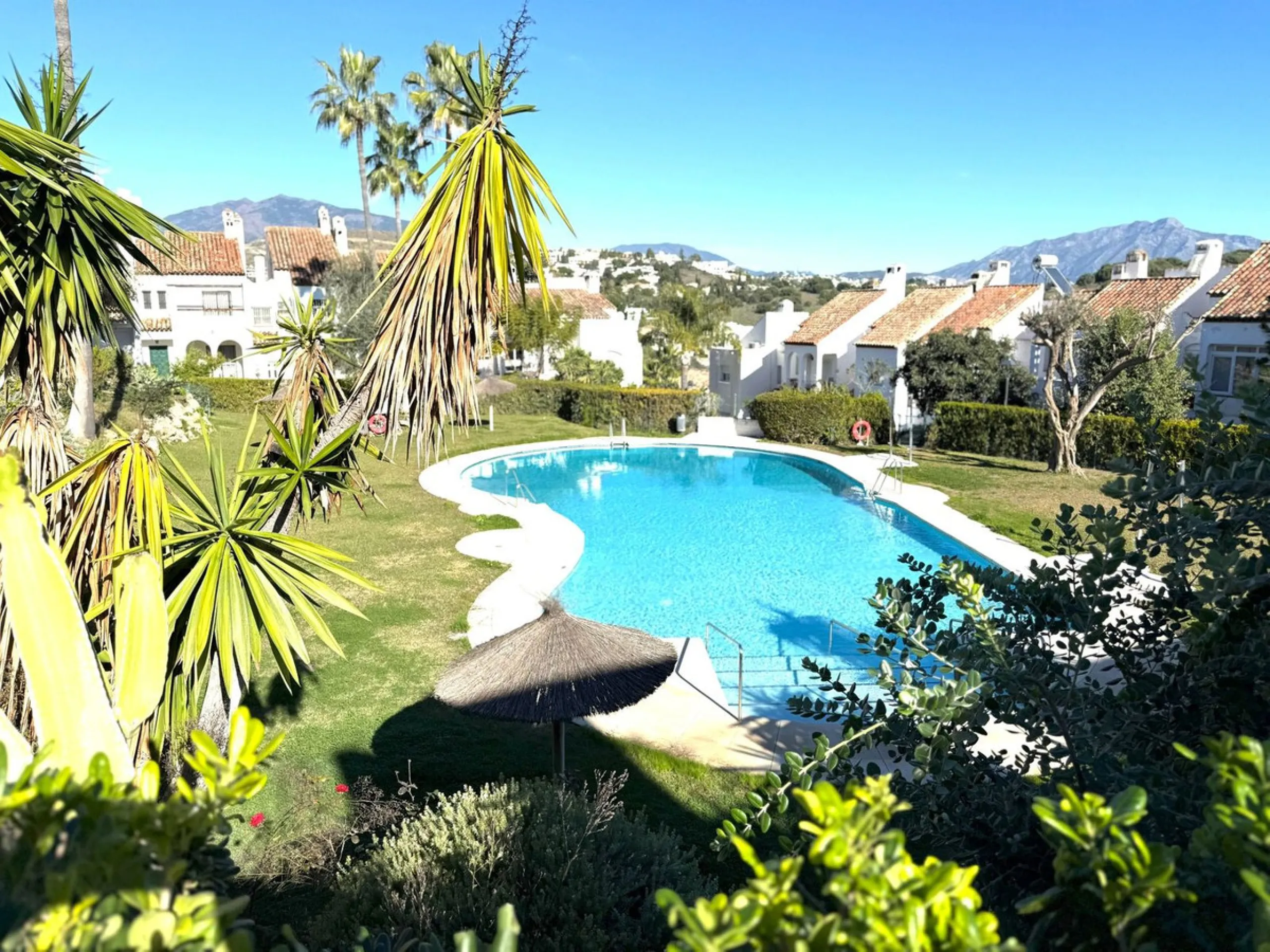House - Townhouse в продаже в Estepona, Málaga. В доме 3 спален и 3 ванных комнат. Площадь дома 116 м². Площадь участка 25 м²