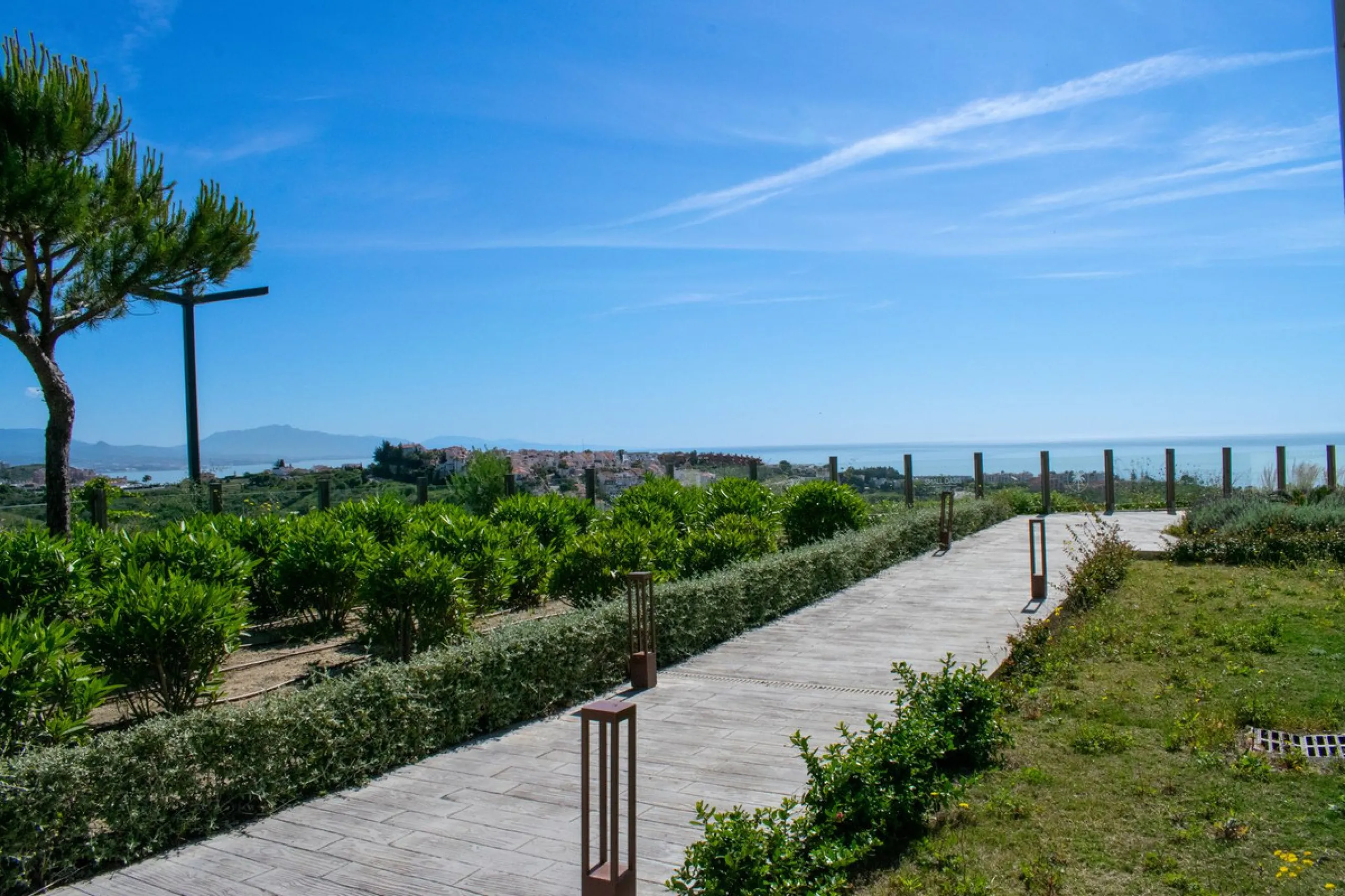 Elegant Apartment for Sale in Small Oasis – Manilva
