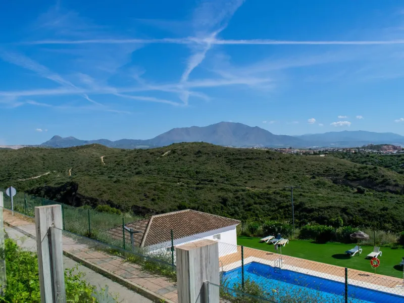 Elegant Apartment for Sale in Small Oasis – Manilva