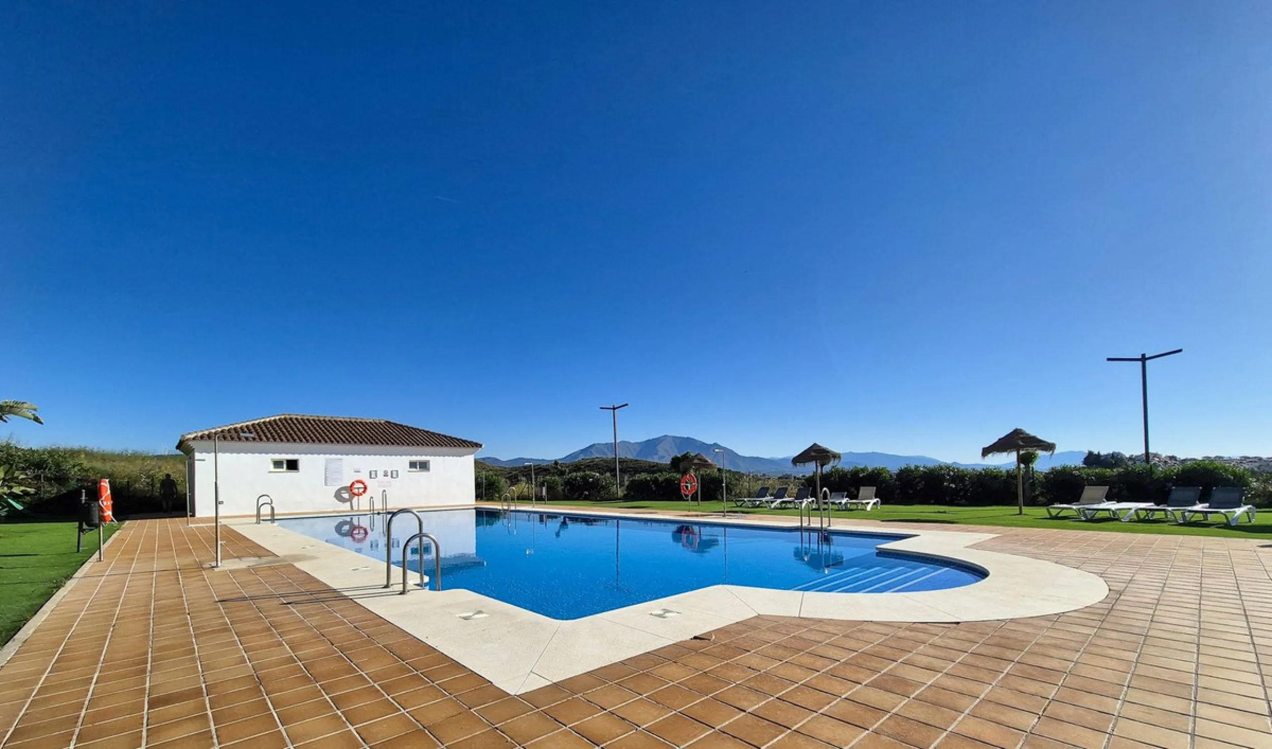 Elegant Apartment for Sale in Small Oasis – Manilva