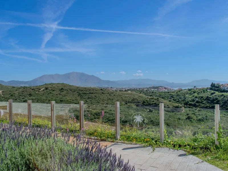 Elegant Apartment for Sale in Small Oasis – Manilva
