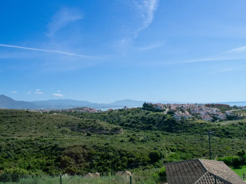 Elegant Apartment for Sale in Small Oasis – Manilva