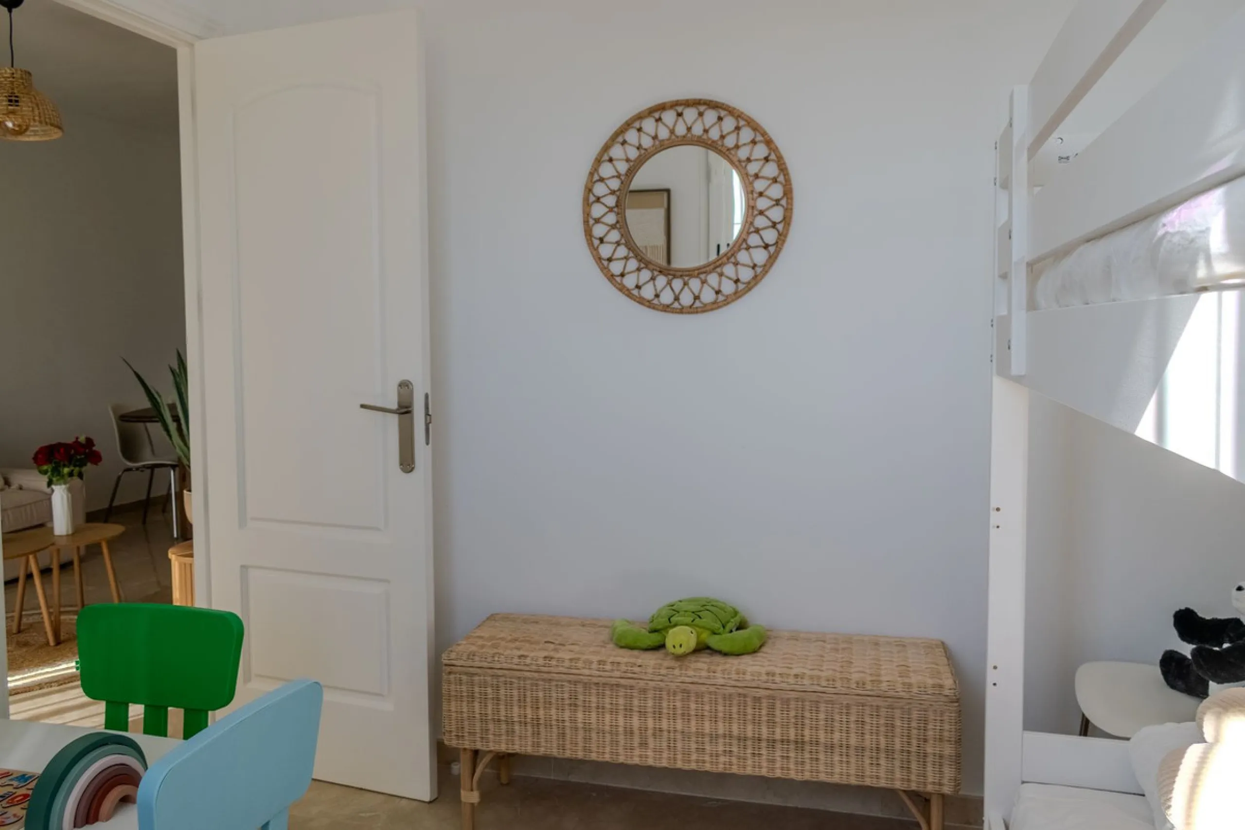 Elegant Apartment for Sale in Small Oasis – Manilva