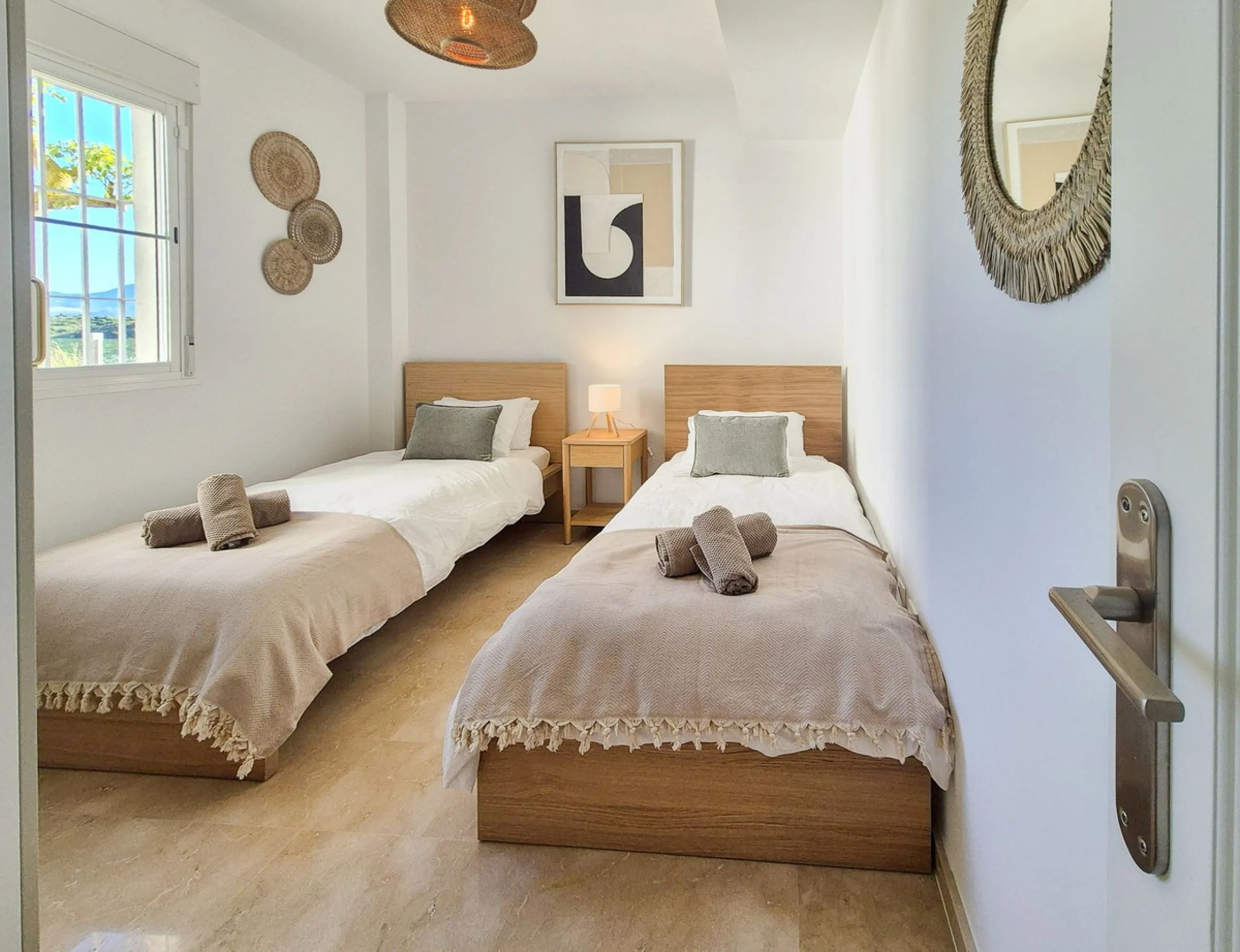 Elegant Apartment for Sale in Small Oasis – Manilva