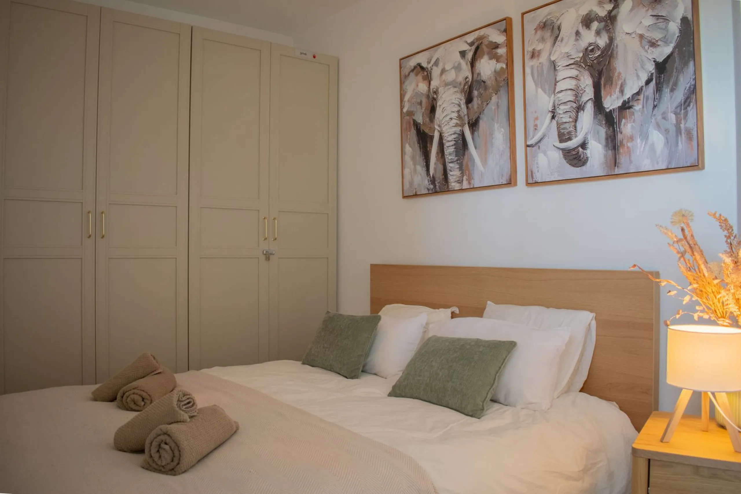 Elegant Apartment for Sale in Small Oasis – Manilva