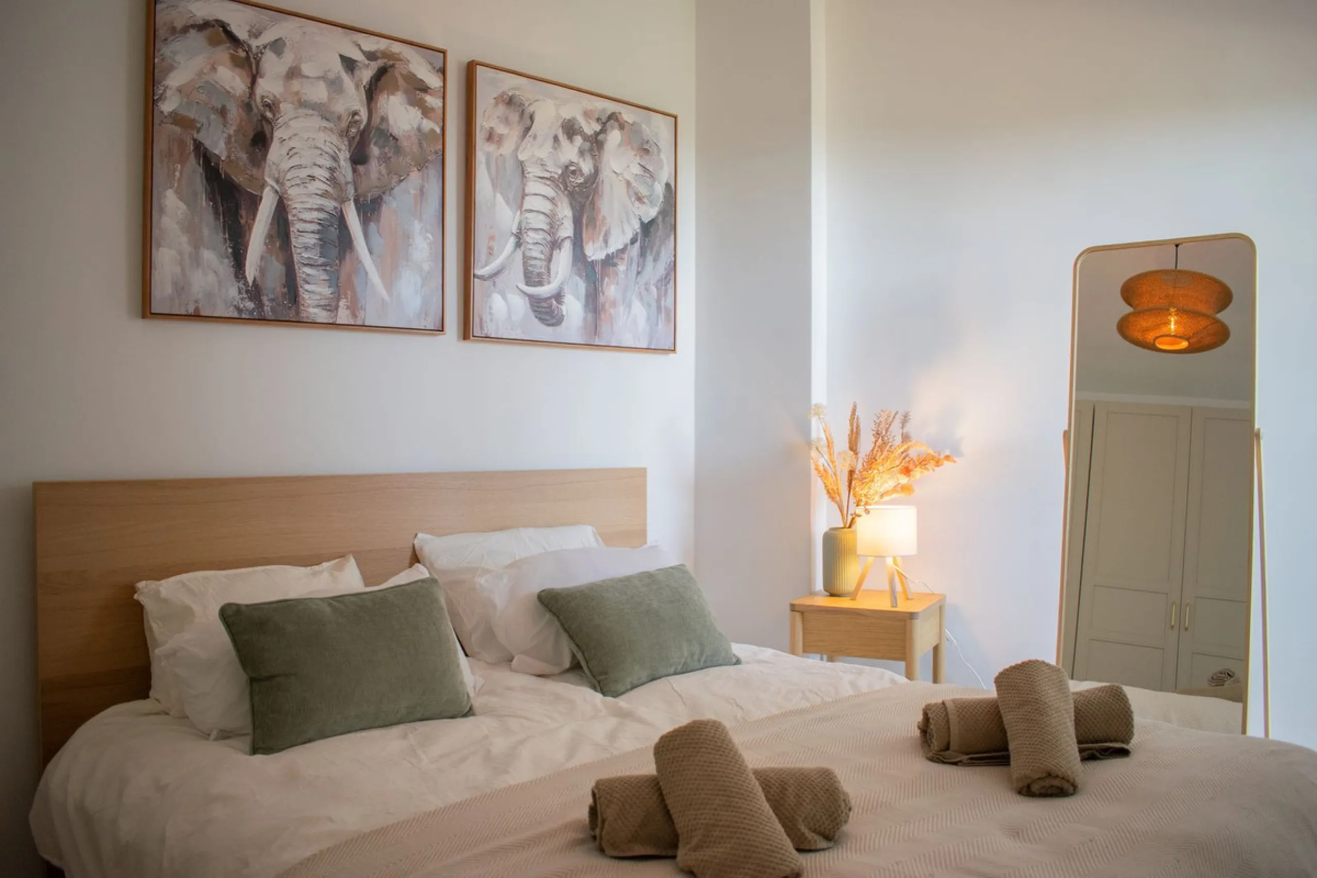 Elegant Apartment for Sale in Small Oasis – Manilva