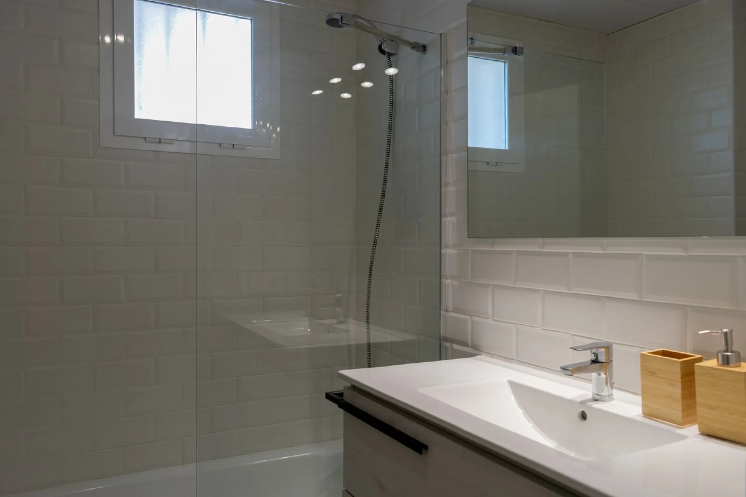 Elegant Apartment for Sale in Small Oasis – Manilva