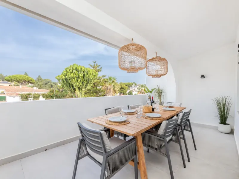 East Marbella, Elviria centre. For sale fantastic renovated and charming townhouse in Pueblo Sueco. This townhouse was refurbished to high quality standards in 2018 and beautifully decorated throughout. The property has a modern feel of top quality and is