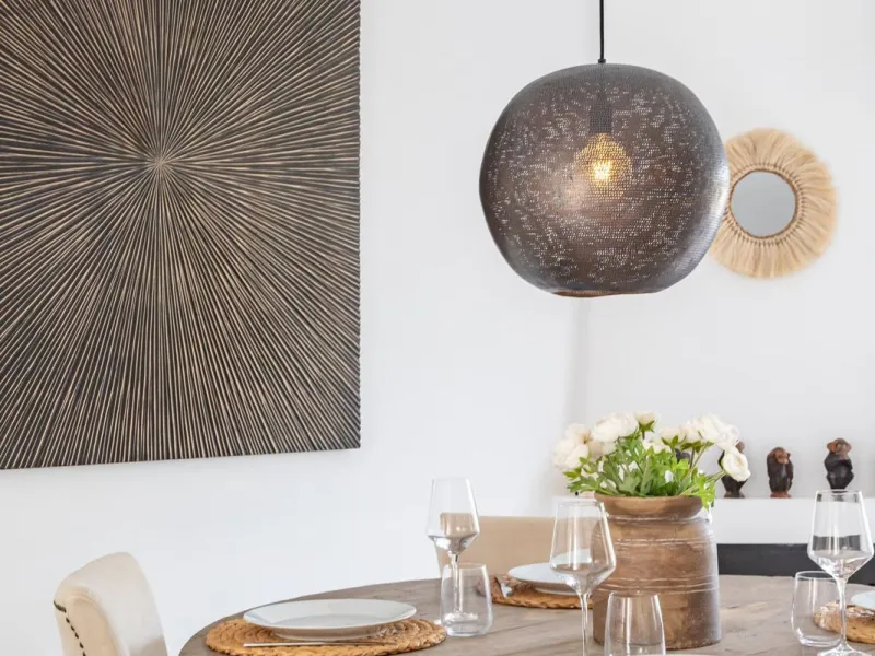 East Marbella, Elviria centre. For sale fantastic renovated and charming townhouse in Pueblo Sueco. This townhouse was refurbished to high quality standards in 2018 and beautifully decorated throughout. The property has a modern feel of top quality and is