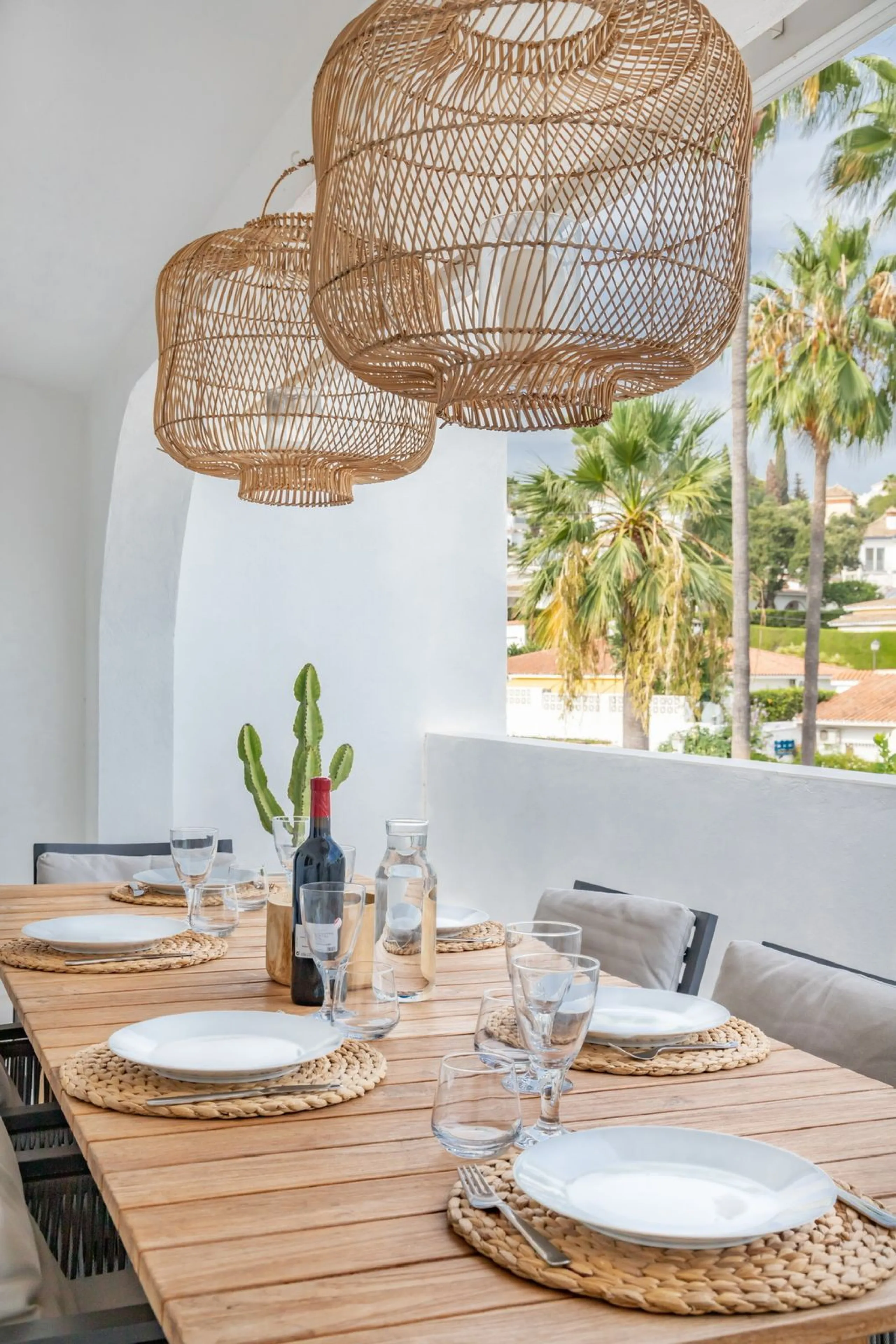 East Marbella, Elviria centre. For sale fantastic renovated and charming townhouse in Pueblo Sueco. This townhouse was refurbished to high quality standards in 2018 and beautifully decorated throughout. The property has a modern feel of top quality and is