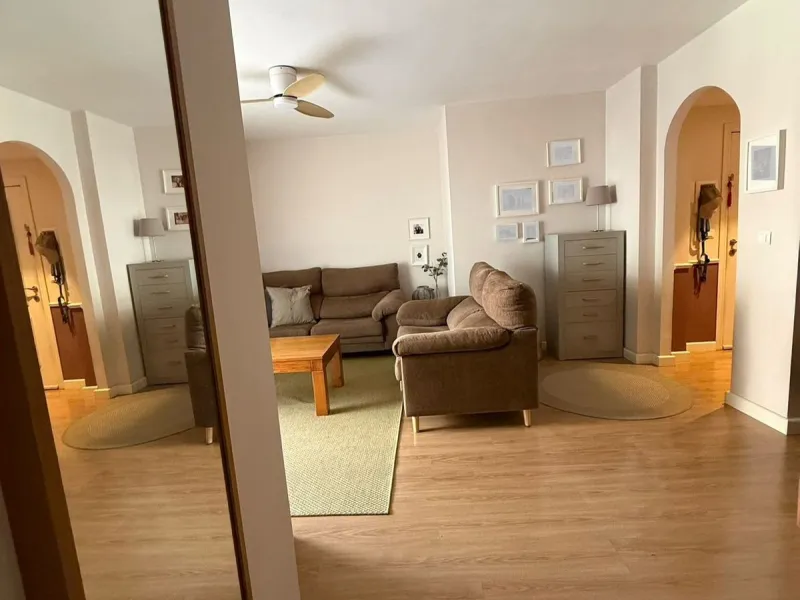 Apartment - Middle Floor Apartment в продаже в Marbella, Málaga. В доме 3 спален и 2 ванных комнат. Площадь дома 100 м²