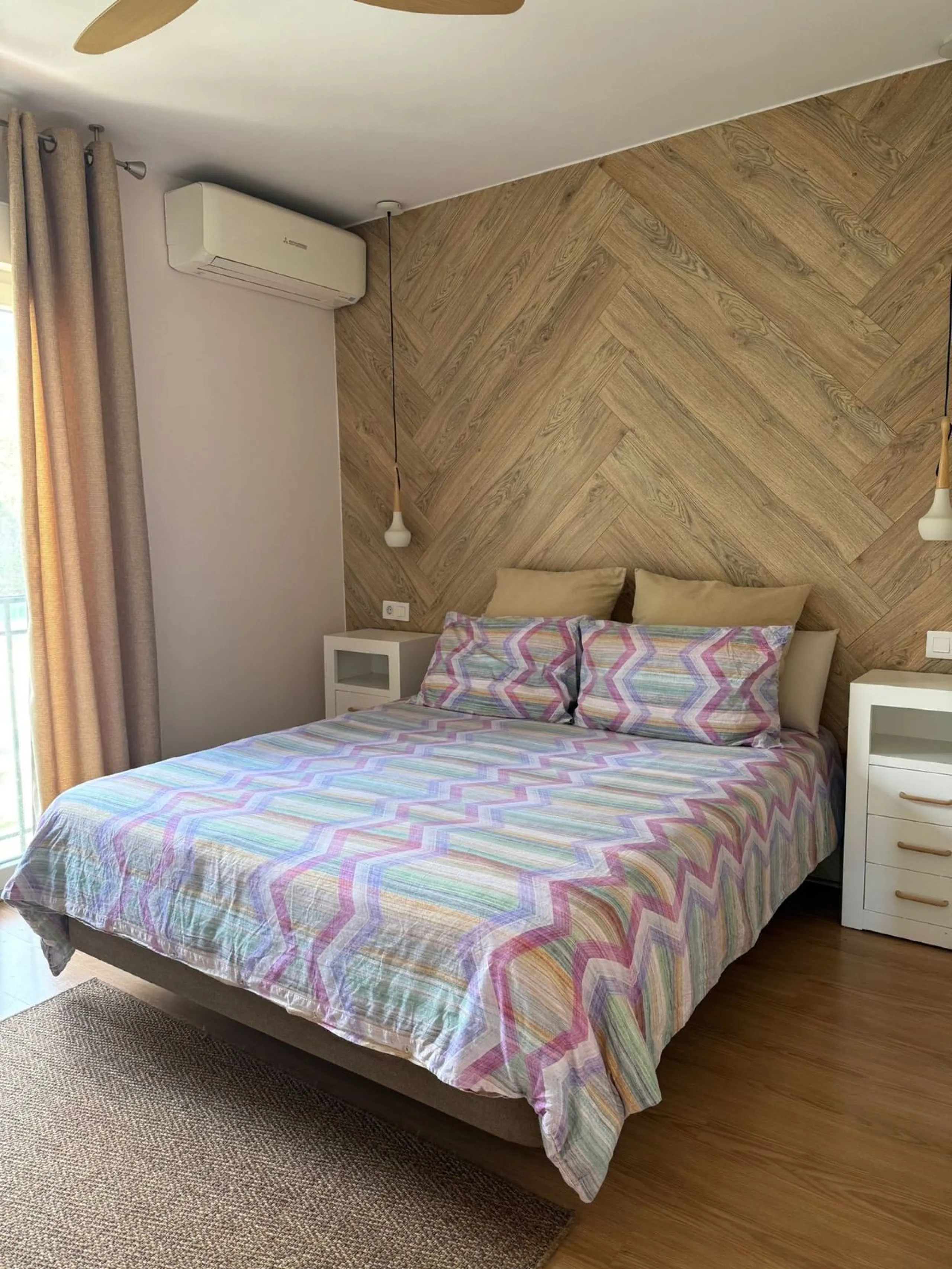 Apartment - Middle Floor Apartment в продаже в Marbella, Málaga. В доме 3 спален и 2 ванных комнат. Площадь дома 100 м²