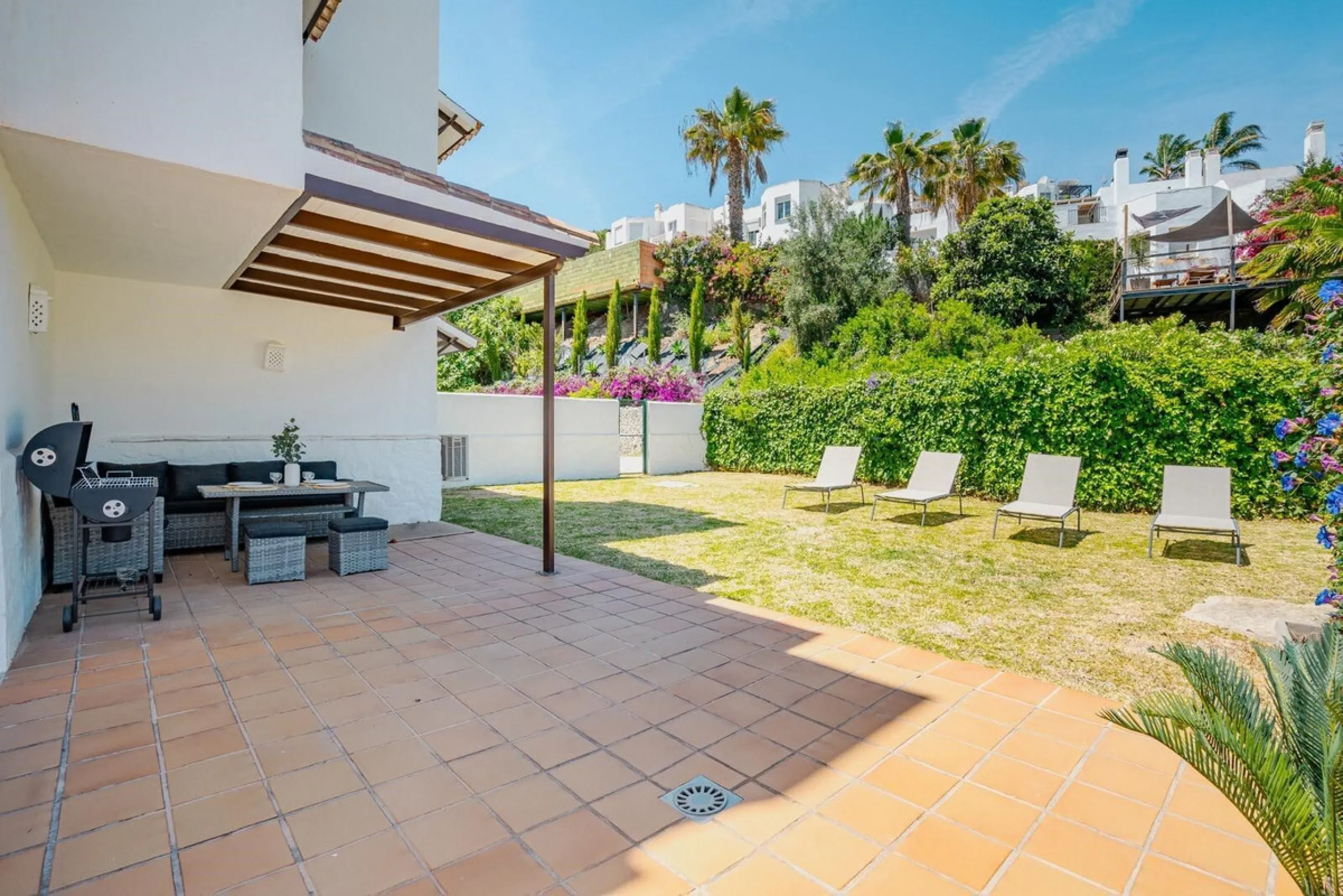 Apartment - Ground Floor Apartment в продаже в Estepona, Málaga. В доме 2 спален и 2 ванных комнат. Площадь дома 99 м²