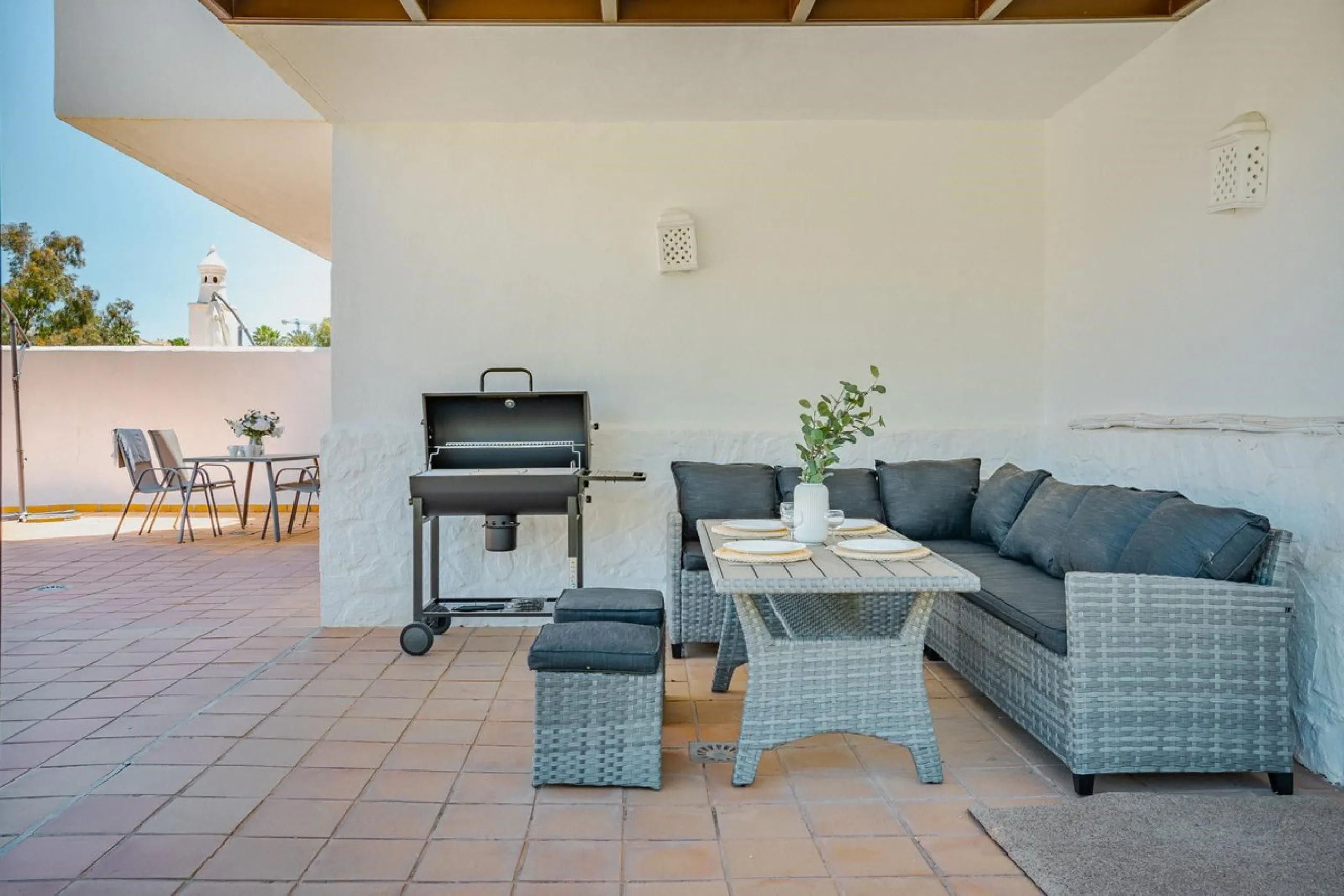 Apartment - Ground Floor Apartment в продаже в Estepona, Málaga. В доме 2 спален и 2 ванных комнат. Площадь дома 99 м²