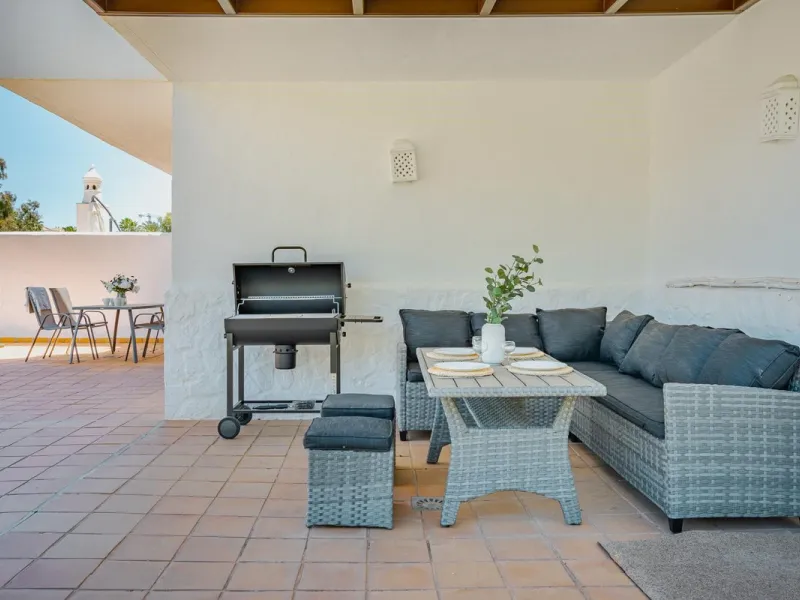 Apartment - Ground Floor Apartment в продаже в Estepona, Málaga. В доме 2 спален и 2 ванных комнат. Площадь дома 99 м²