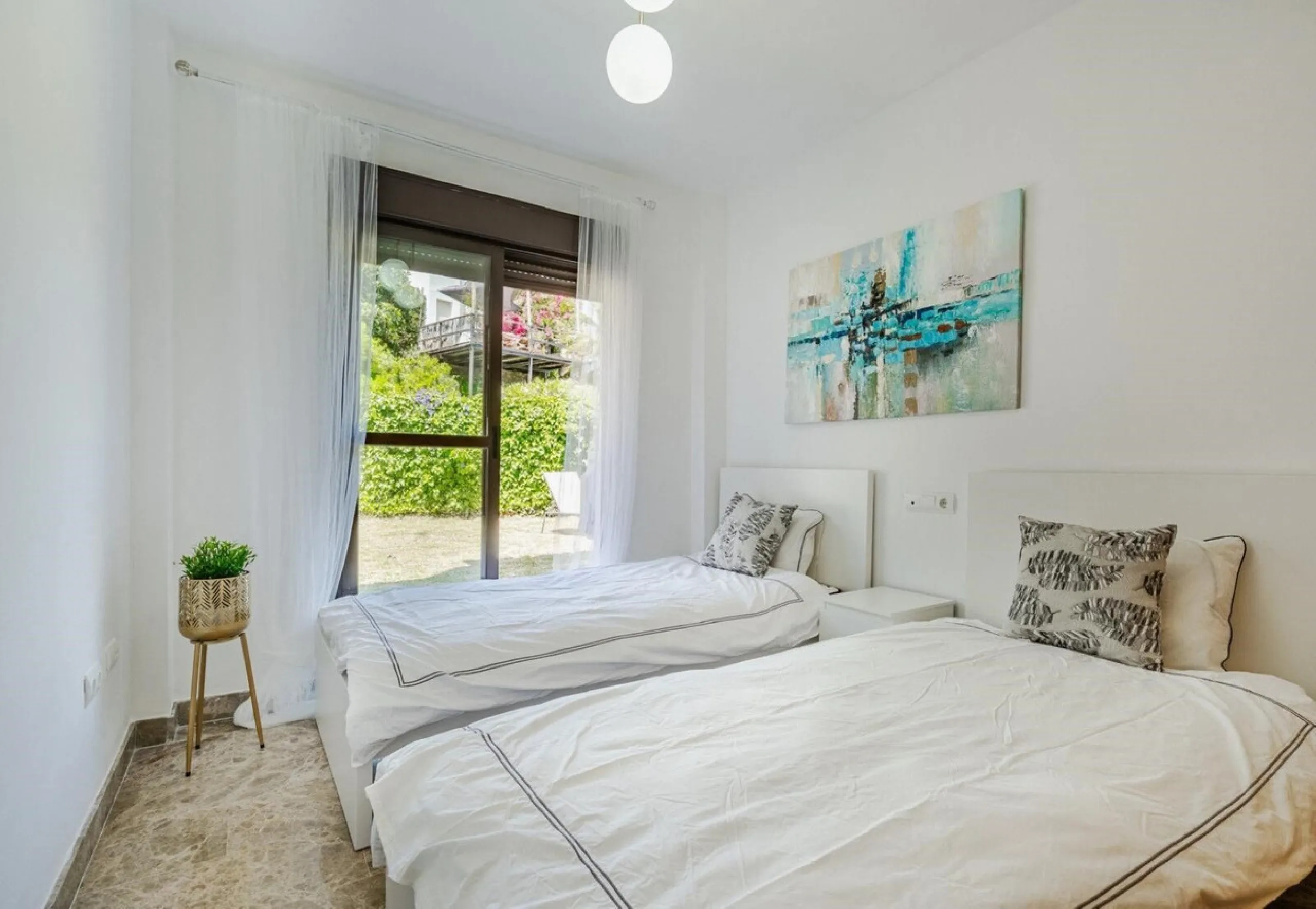 Apartment - Ground Floor Apartment в продаже в Estepona, Málaga. В доме 2 спален и 2 ванных комнат. Площадь дома 99 м²