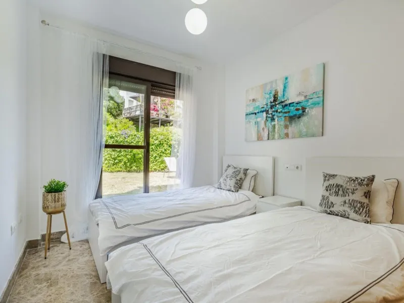 Apartment - Ground Floor Apartment в продаже в Estepona, Málaga. В доме 2 спален и 2 ванных комнат. Площадь дома 99 м²