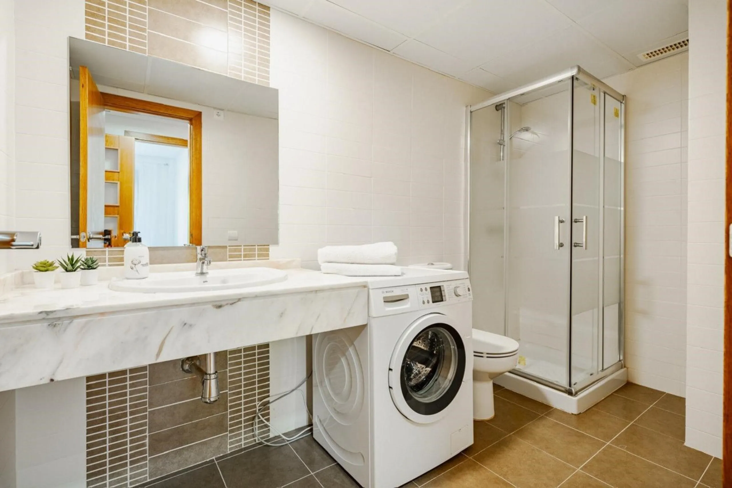 Apartment - Ground Floor Apartment в продаже в Estepona, Málaga. В доме 2 спален и 2 ванных комнат. Площадь дома 99 м²