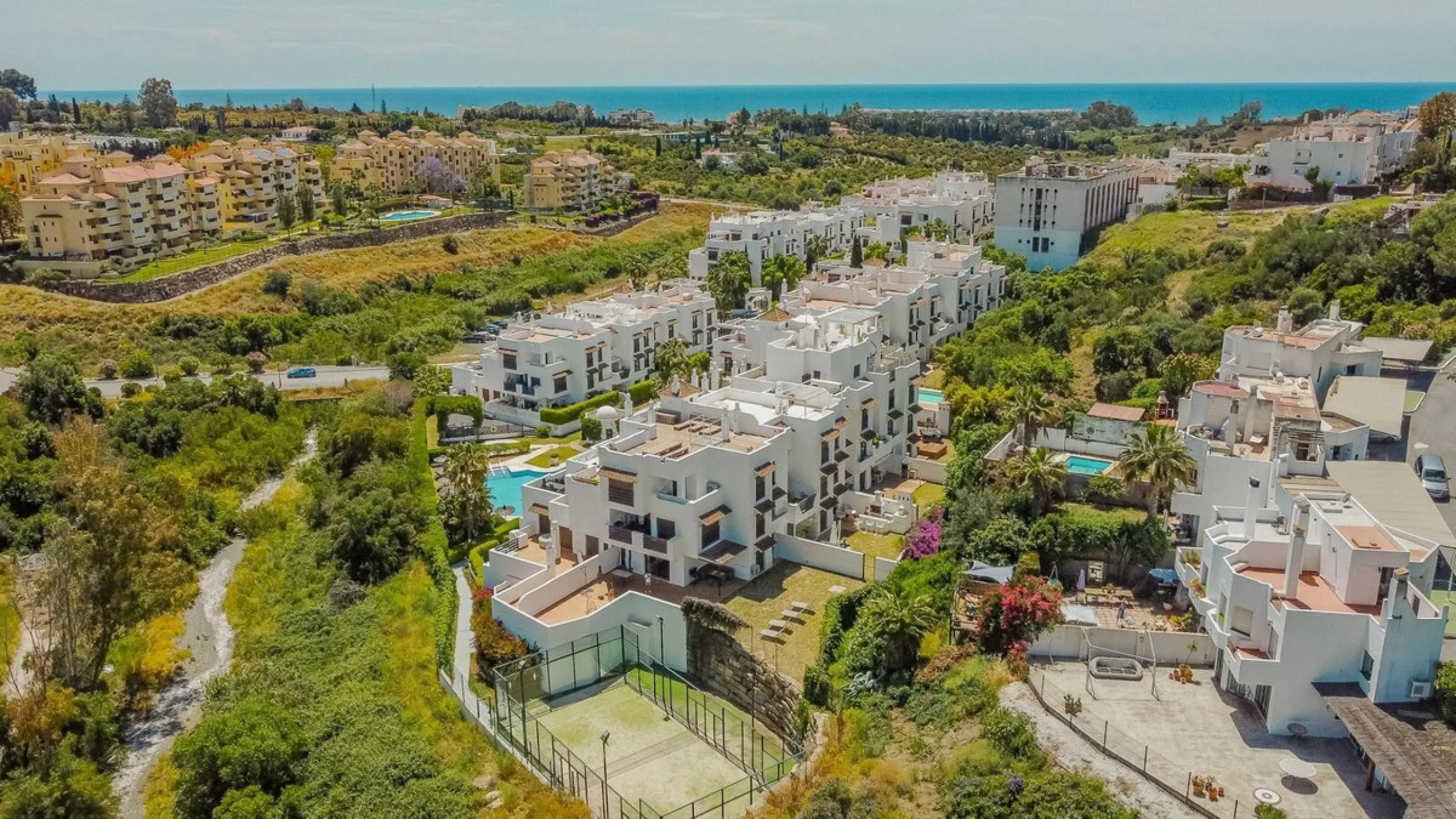 Apartment - Ground Floor Apartment в продаже в Estepona, Málaga. В доме 2 спален и 2 ванных комнат. Площадь дома 99 м²