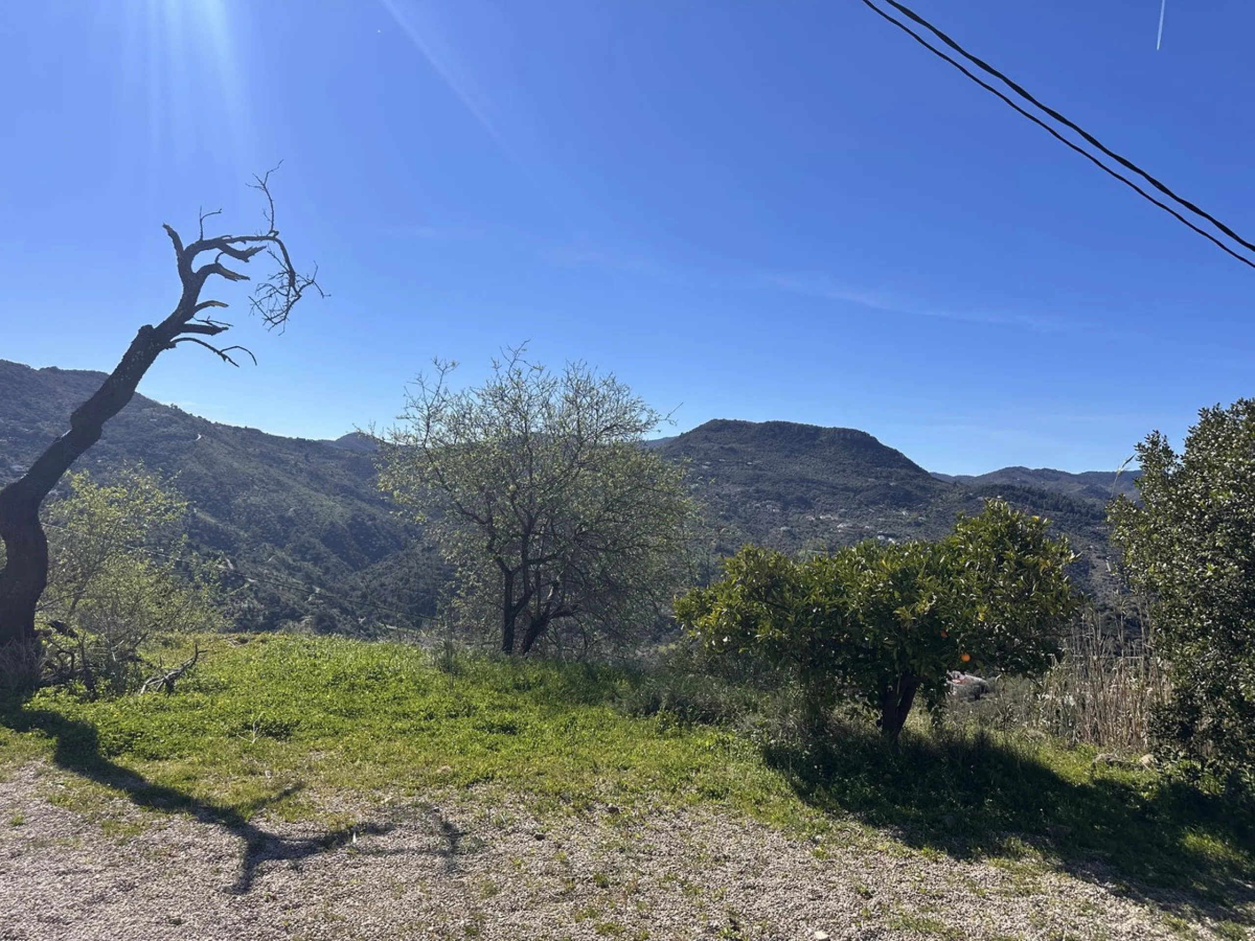 House - Finca - Cortijo в продаже в Comares, Málaga. В доме 3 спален и 1 ванных комнат. Площадь дома 123 м². Площадь участка 3926 м²