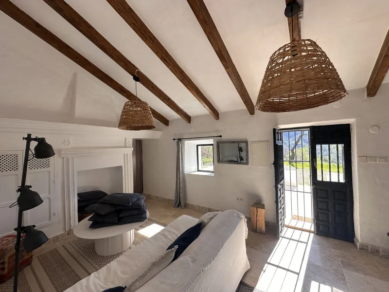 House - Finca - Cortijo в продаже в Comares, Málaga. В доме 3 спален и 1 ванных комнат. Площадь дома 123 м². Площадь участка 3926 м²