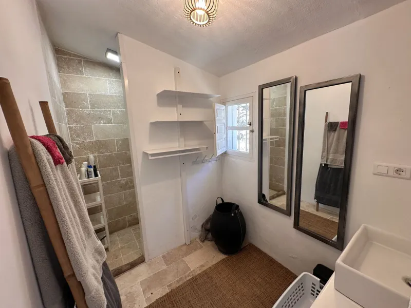 House - Finca - Cortijo в продаже в Comares, Málaga. В доме 3 спален и 1 ванных комнат. Площадь дома 123 м². Площадь участка 3926 м²