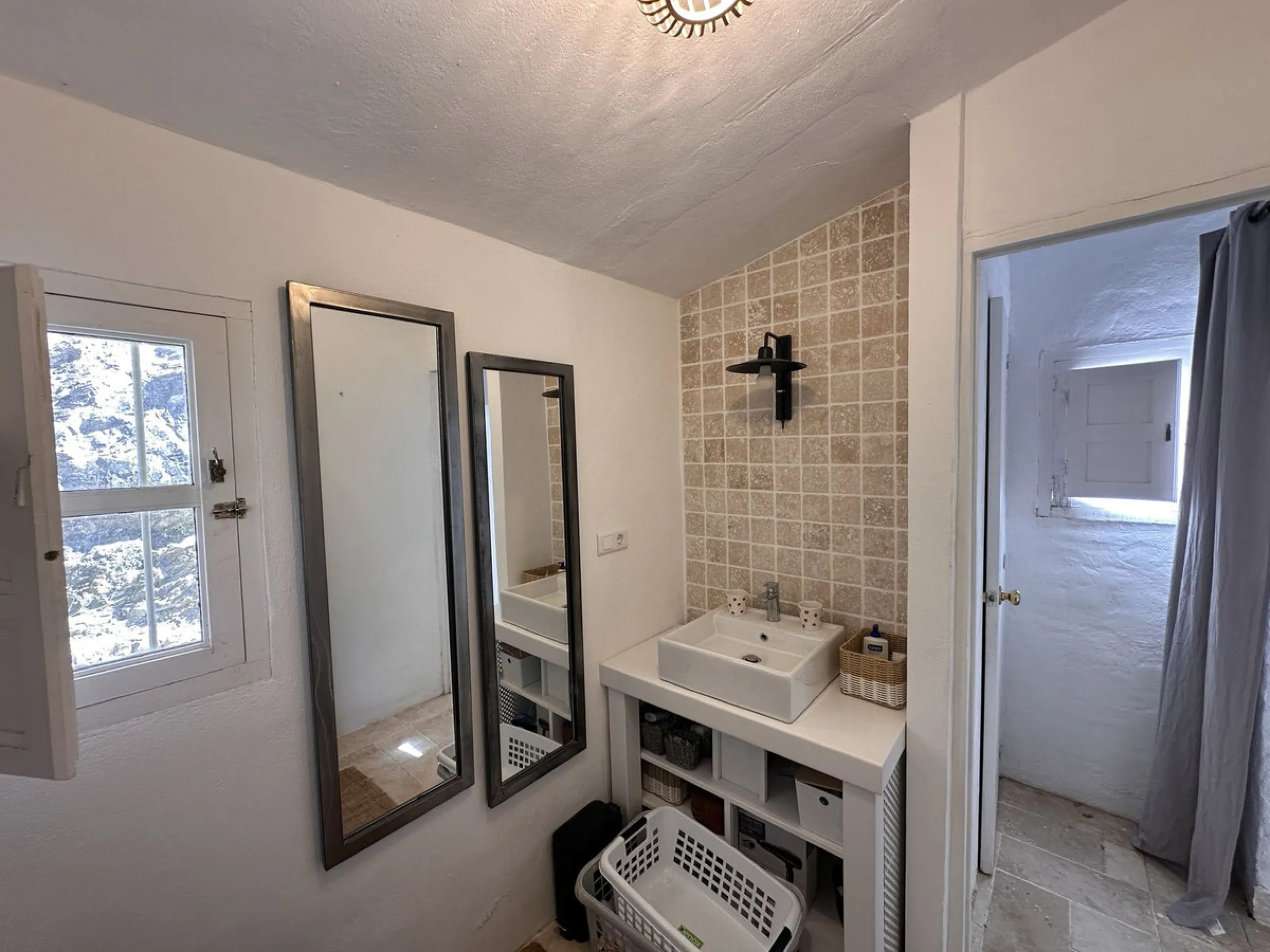 House - Finca - Cortijo в продаже в Comares, Málaga. В доме 3 спален и 1 ванных комнат. Площадь дома 123 м². Площадь участка 3926 м²