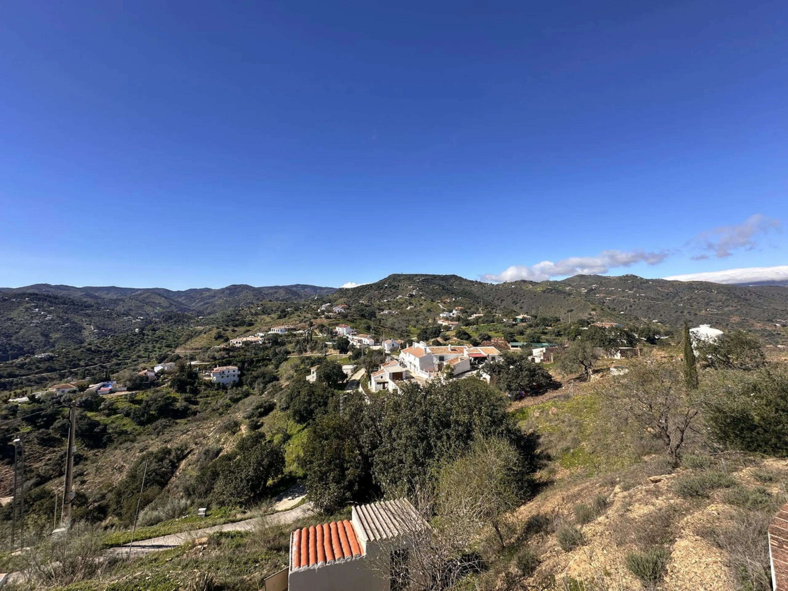 House - Finca - Cortijo в продаже в Comares, Málaga. В доме 3 спален и 1 ванных комнат. Площадь дома 123 м². Площадь участка 3926 м²