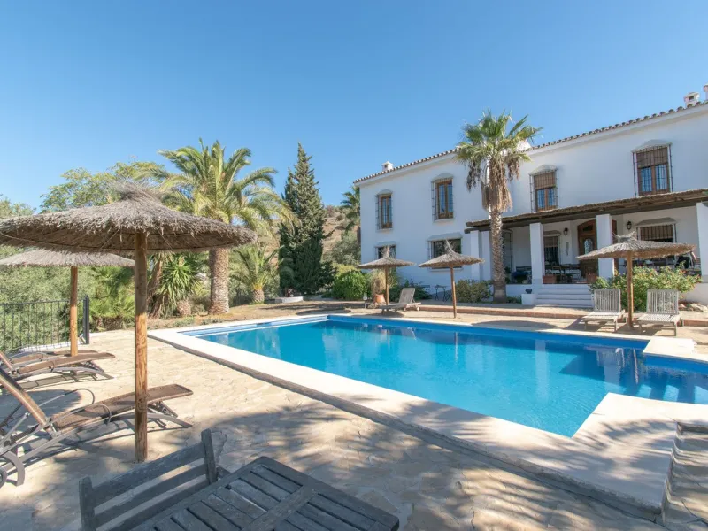 This exclusive Finca running as a successful Bed & Breakfast and rated 9 stars on booking is located in Alora and offers full privacy and spectacular open views of the countryside.