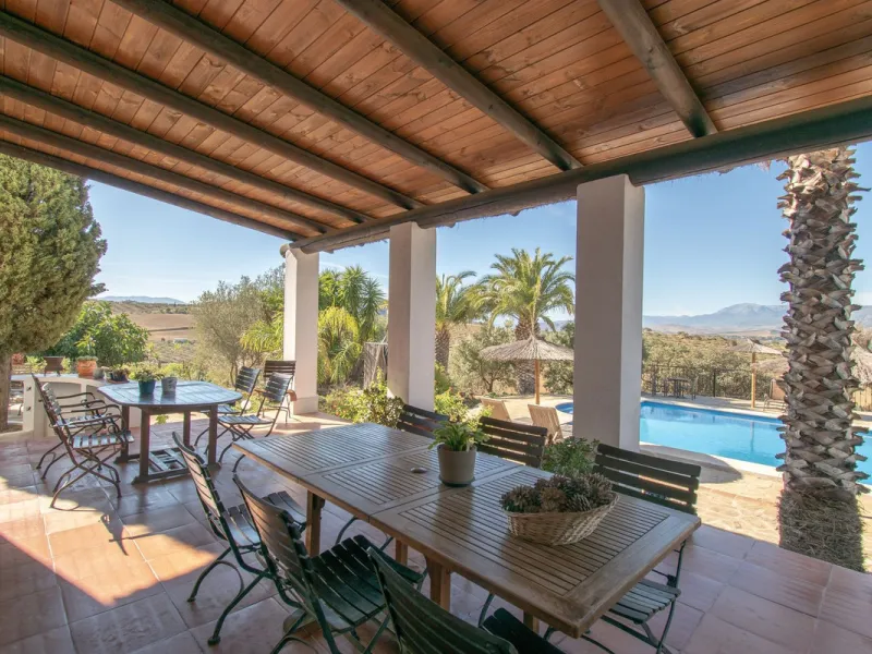 This exclusive Finca running as a successful Bed & Breakfast and rated 9 stars on booking is located in Alora and offers full privacy and spectacular open views of the countryside.
