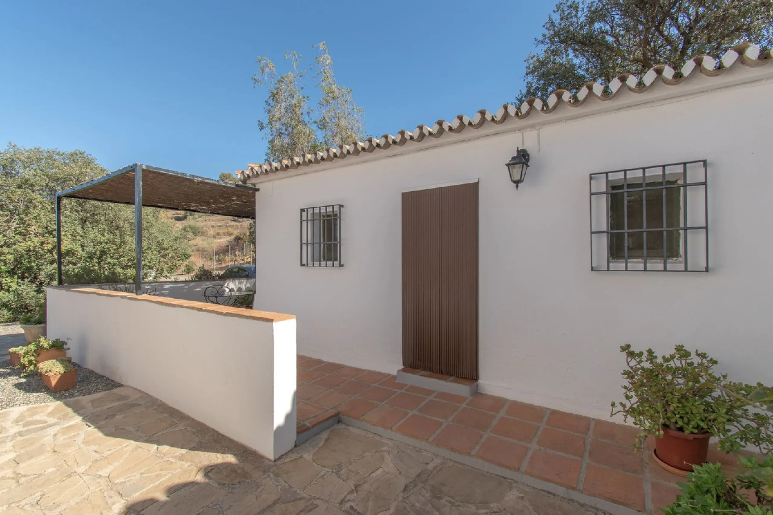 This exclusive Finca running as a successful Bed & Breakfast and rated 9 stars on booking is located in Alora and offers full privacy and spectacular open views of the countryside.