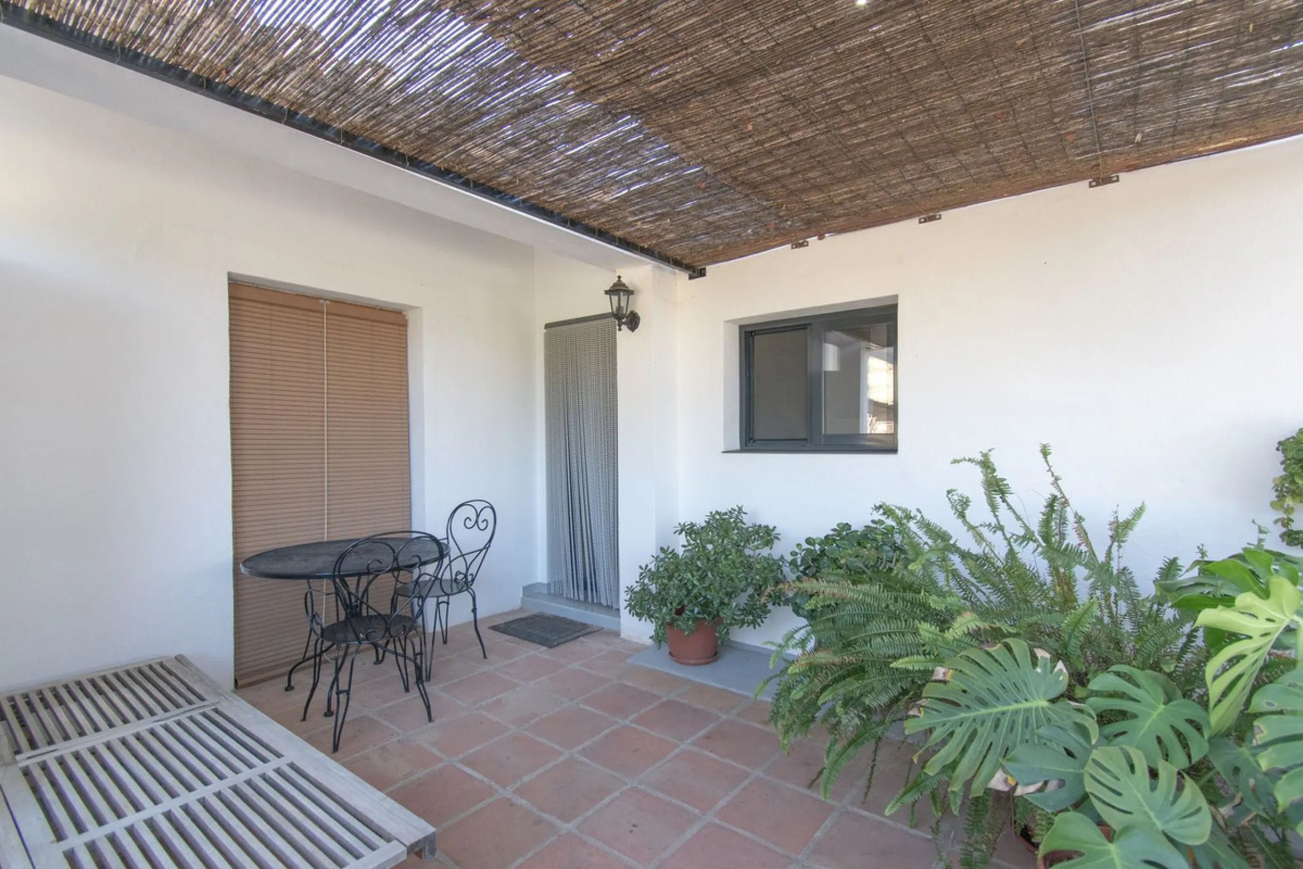 This exclusive Finca running as a successful Bed & Breakfast and rated 9 stars on booking is located in Alora and offers full privacy and spectacular open views of the countryside.