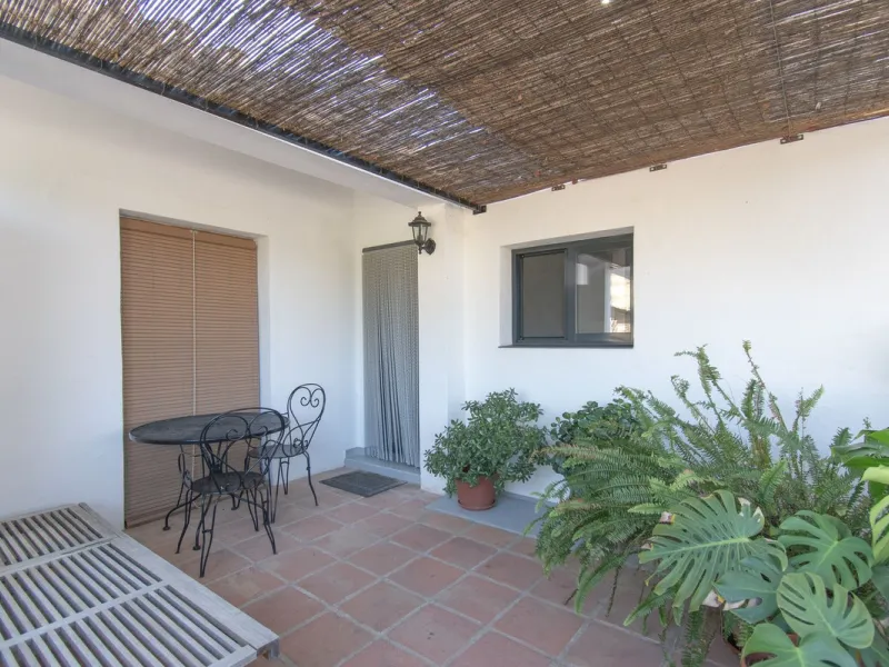 This exclusive Finca running as a successful Bed & Breakfast and rated 9 stars on booking is located in Alora and offers full privacy and spectacular open views of the countryside.