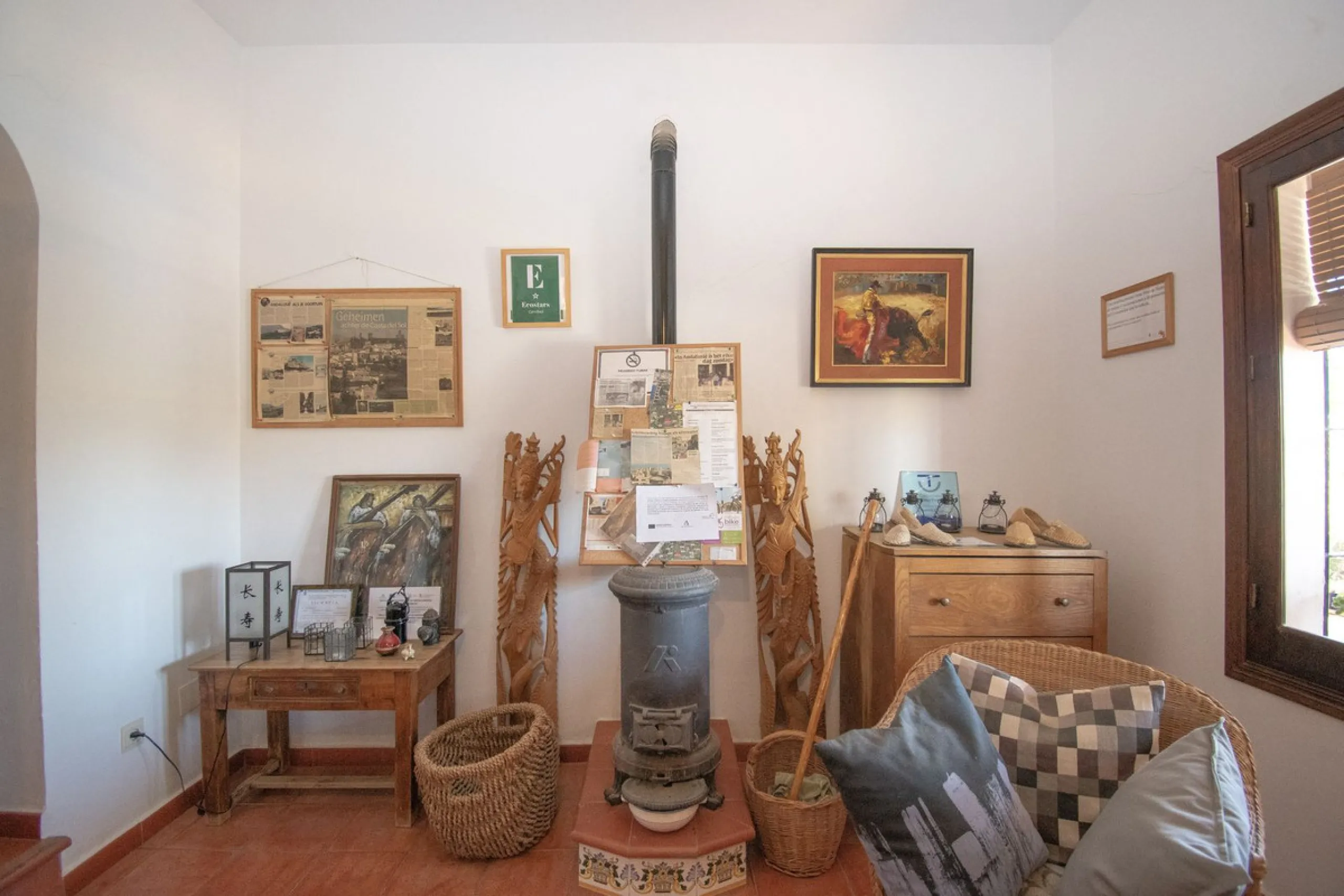 This exclusive Finca running as a successful Bed & Breakfast and rated 9 stars on booking is located in Alora and offers full privacy and spectacular open views of the countryside.