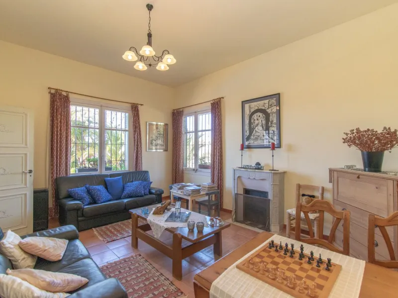This exclusive Finca running as a successful Bed & Breakfast and rated 9 stars on booking is located in Alora and offers full privacy and spectacular open views of the countryside.