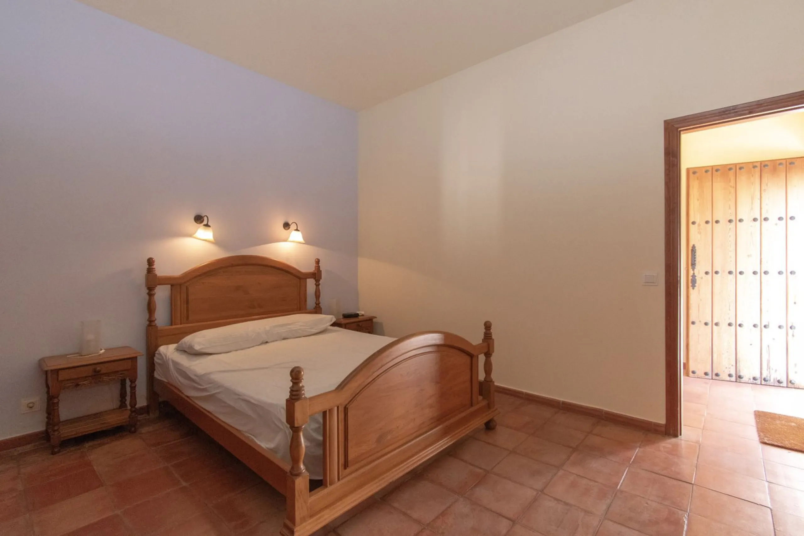 This exclusive Finca running as a successful Bed & Breakfast and rated 9 stars on booking is located in Alora and offers full privacy and spectacular open views of the countryside.