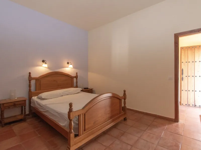 This exclusive Finca running as a successful Bed & Breakfast and rated 9 stars on booking is located in Alora and offers full privacy and spectacular open views of the countryside.