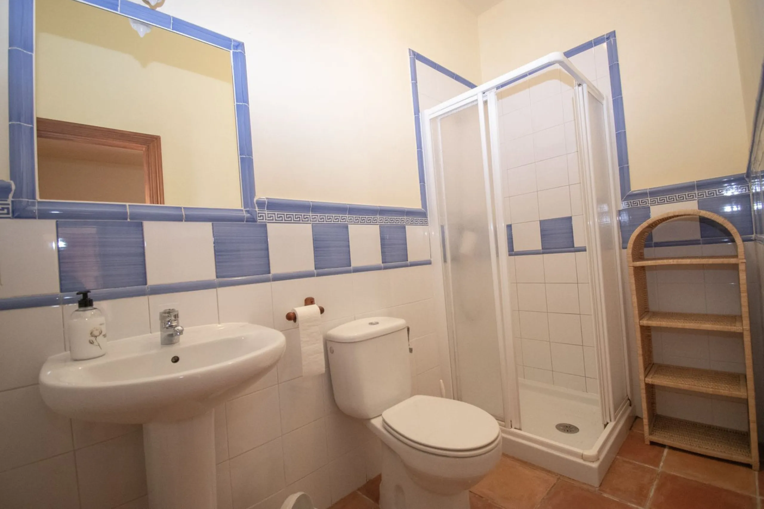 This exclusive Finca running as a successful Bed & Breakfast and rated 9 stars on booking is located in Alora and offers full privacy and spectacular open views of the countryside.