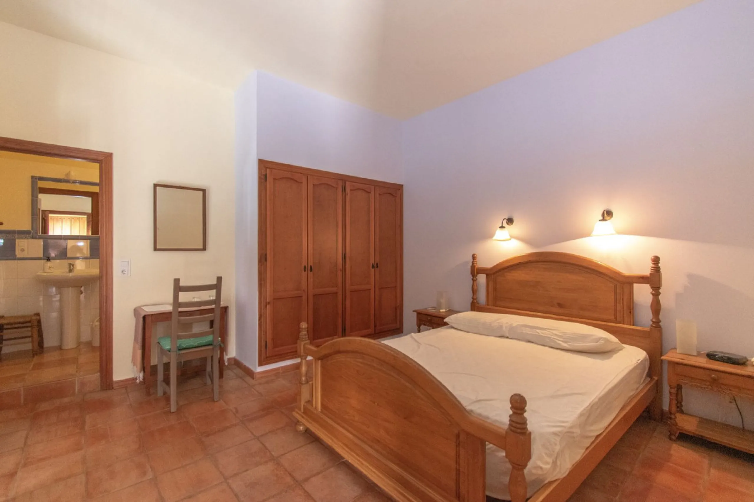 This exclusive Finca running as a successful Bed & Breakfast and rated 9 stars on booking is located in Alora and offers full privacy and spectacular open views of the countryside.