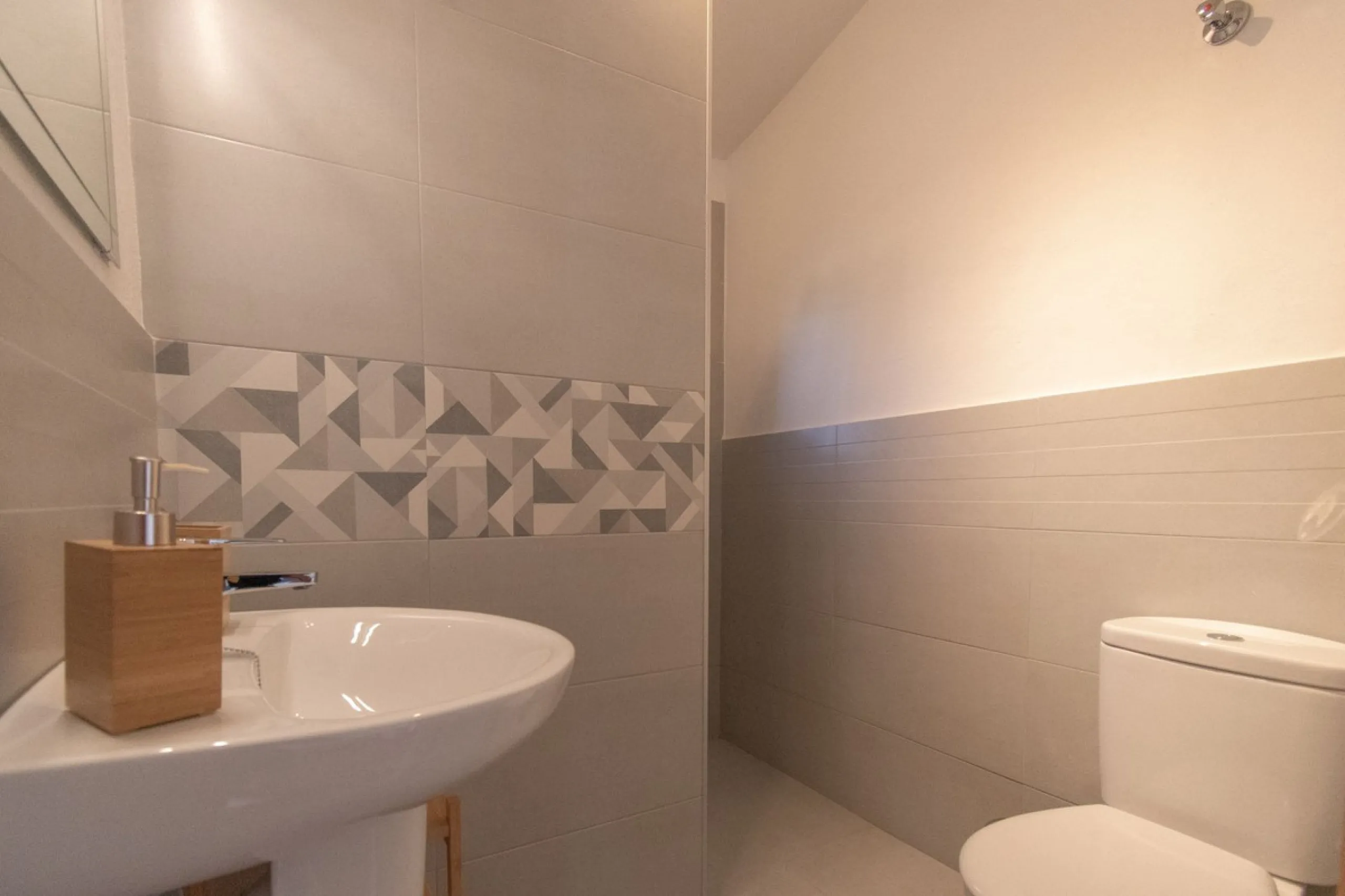 This exclusive Finca running as a successful Bed & Breakfast and rated 9 stars on booking is located in Alora and offers full privacy and spectacular open views of the countryside.