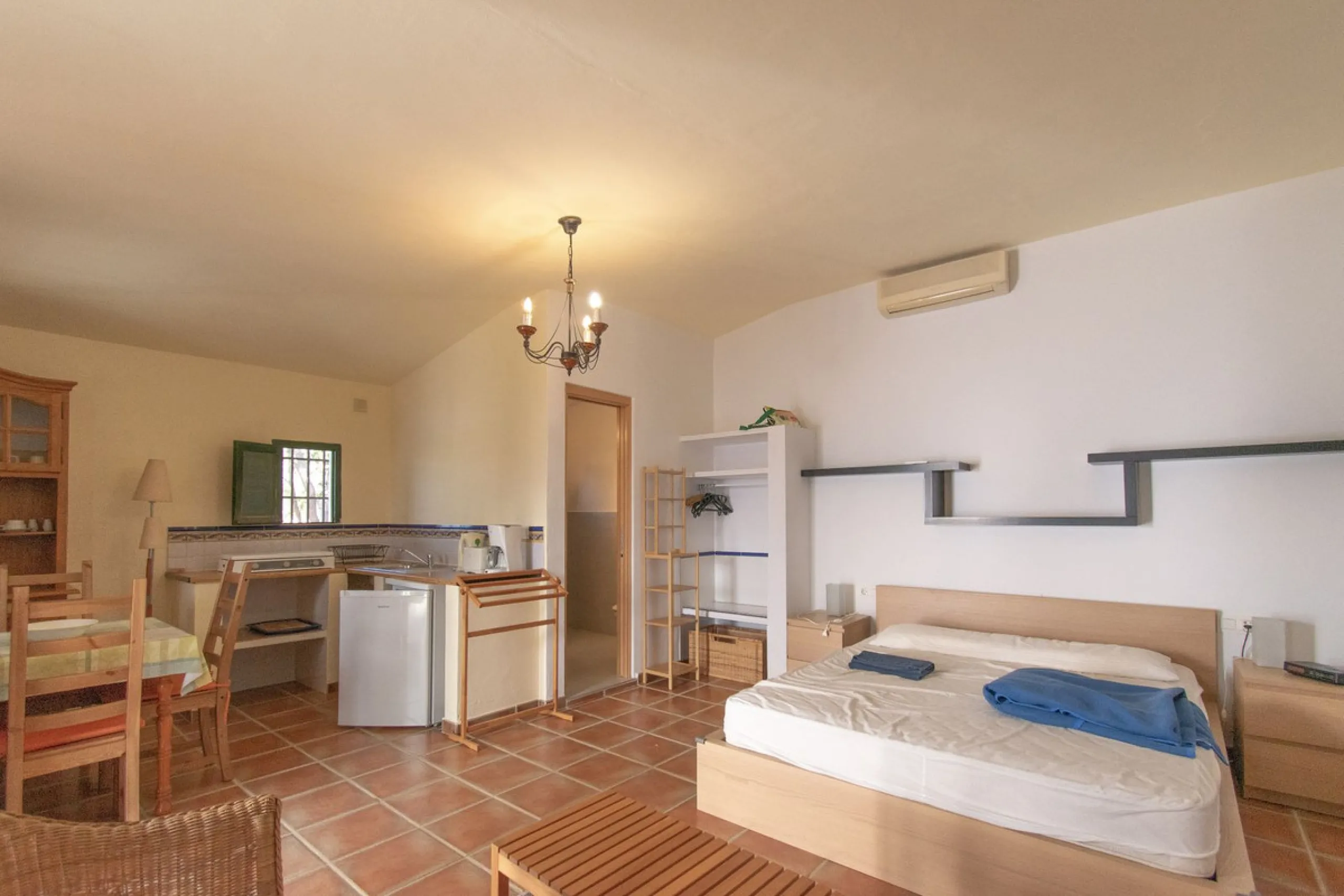 This exclusive Finca running as a successful Bed & Breakfast and rated 9 stars on booking is located in Alora and offers full privacy and spectacular open views of the countryside.