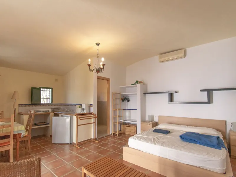 This exclusive Finca running as a successful Bed & Breakfast and rated 9 stars on booking is located in Alora and offers full privacy and spectacular open views of the countryside.