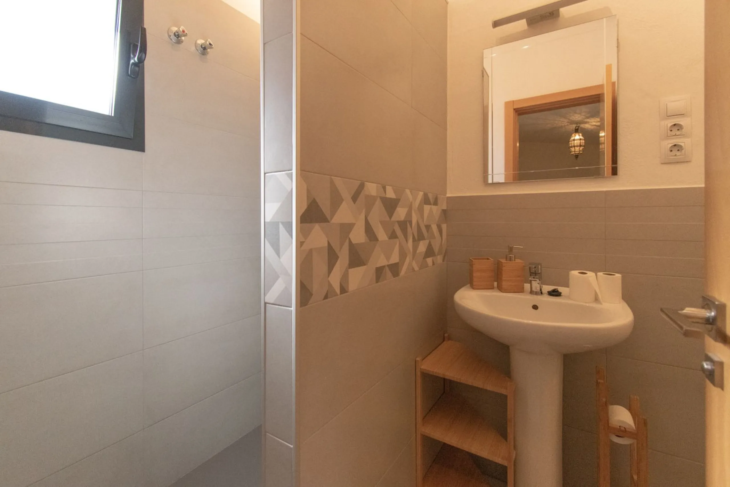 This exclusive Finca running as a successful Bed & Breakfast and rated 9 stars on booking is located in Alora and offers full privacy and spectacular open views of the countryside.